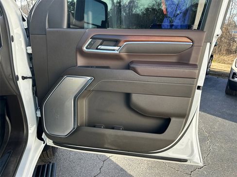 Used 2024 GMC Sierra 3500 Denali w/ Denali Reserve Package image 15