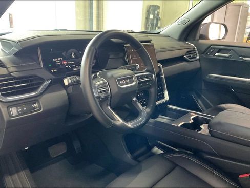Used 2026 GMC Acadia Elevation w/ Elevation Premium Package FWD image 4