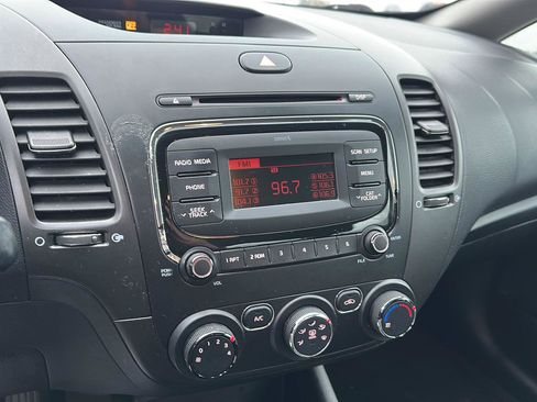 Used 2018 Kia Forte LX image 20