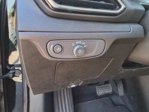 Used 2023 Chevrolet Bolt EUV LT image 15