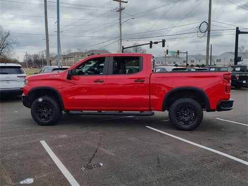 Used 2022 Chevrolet Silverado 1500 ZR2 w/ Technology Package image 10