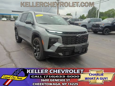 Used 2025 Chevrolet Traverse RS AWD/4WD image 1