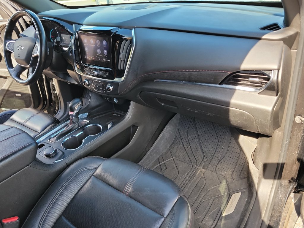 Used 2023 Chevrolet Traverse RS w/ LPO, Floor Liner Package FWD image 14