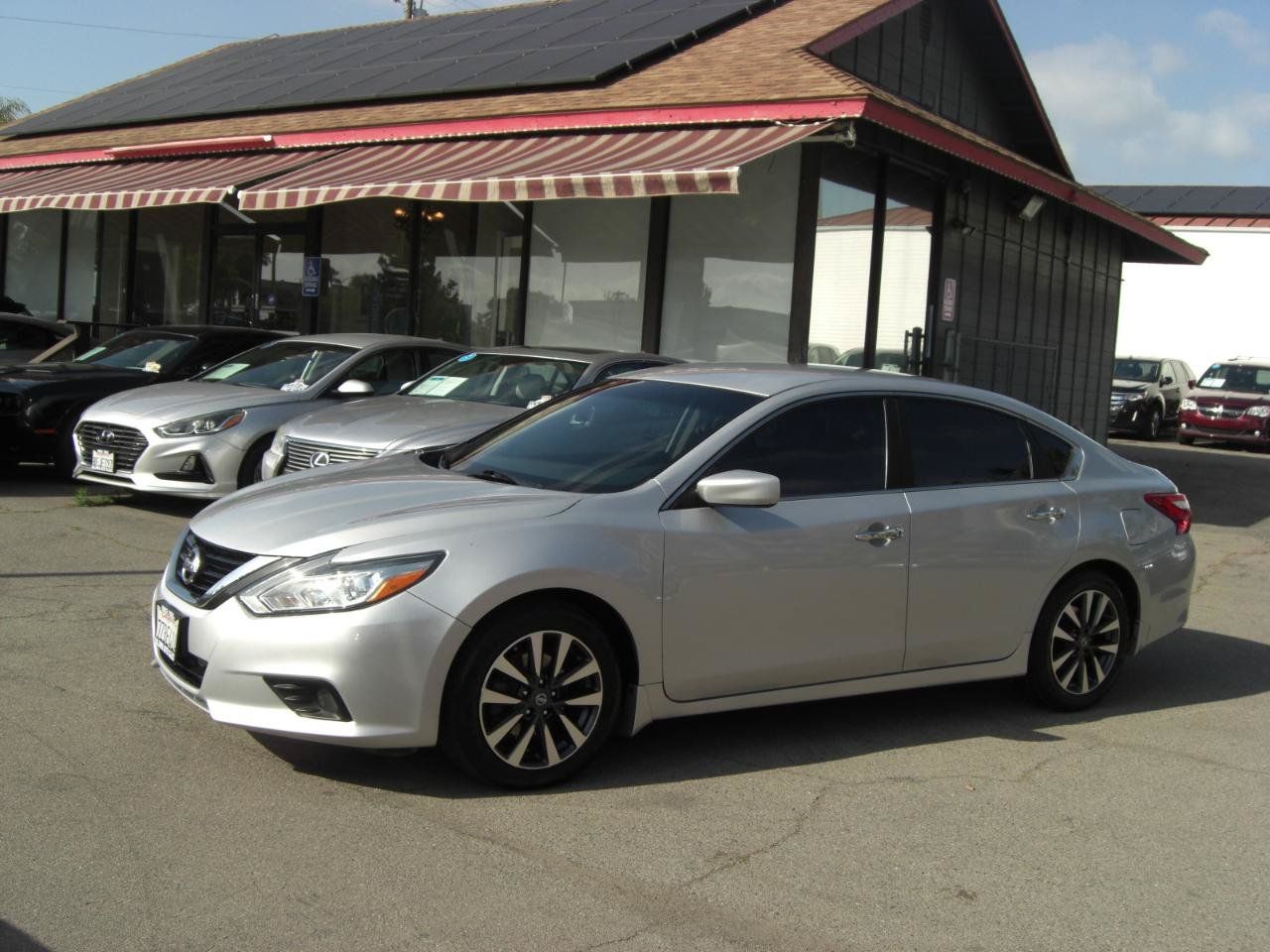 Used 2017 Nissan Altima 2.5 SV FWD image 4