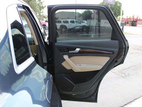 Used 2020 Audi Q5 2.0T Premium image 15