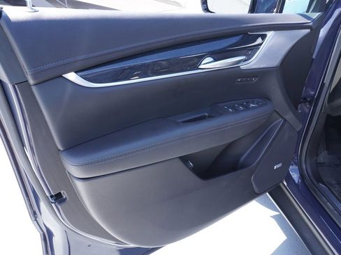 Used 2025 Cadillac XT5 Premium Luxury image 15