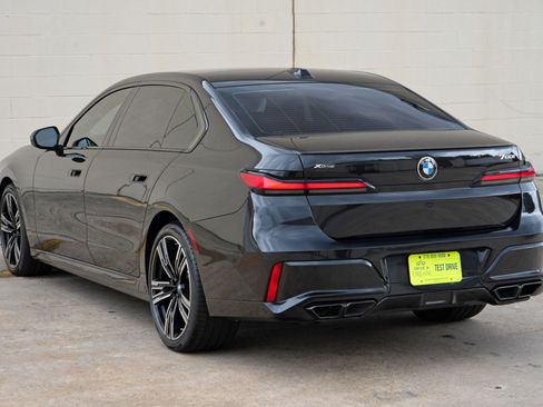 Used 2023 BMW 760i xDrive AWD/4WD image 68