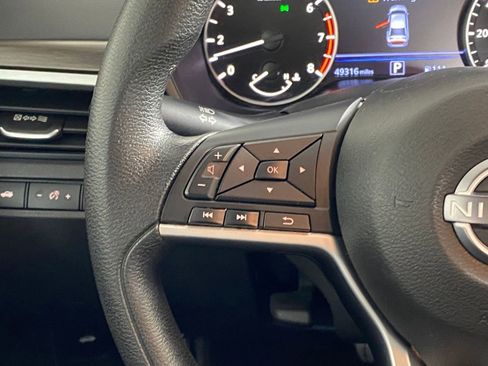 Used 2024 Nissan Altima 2.5 SV image 16