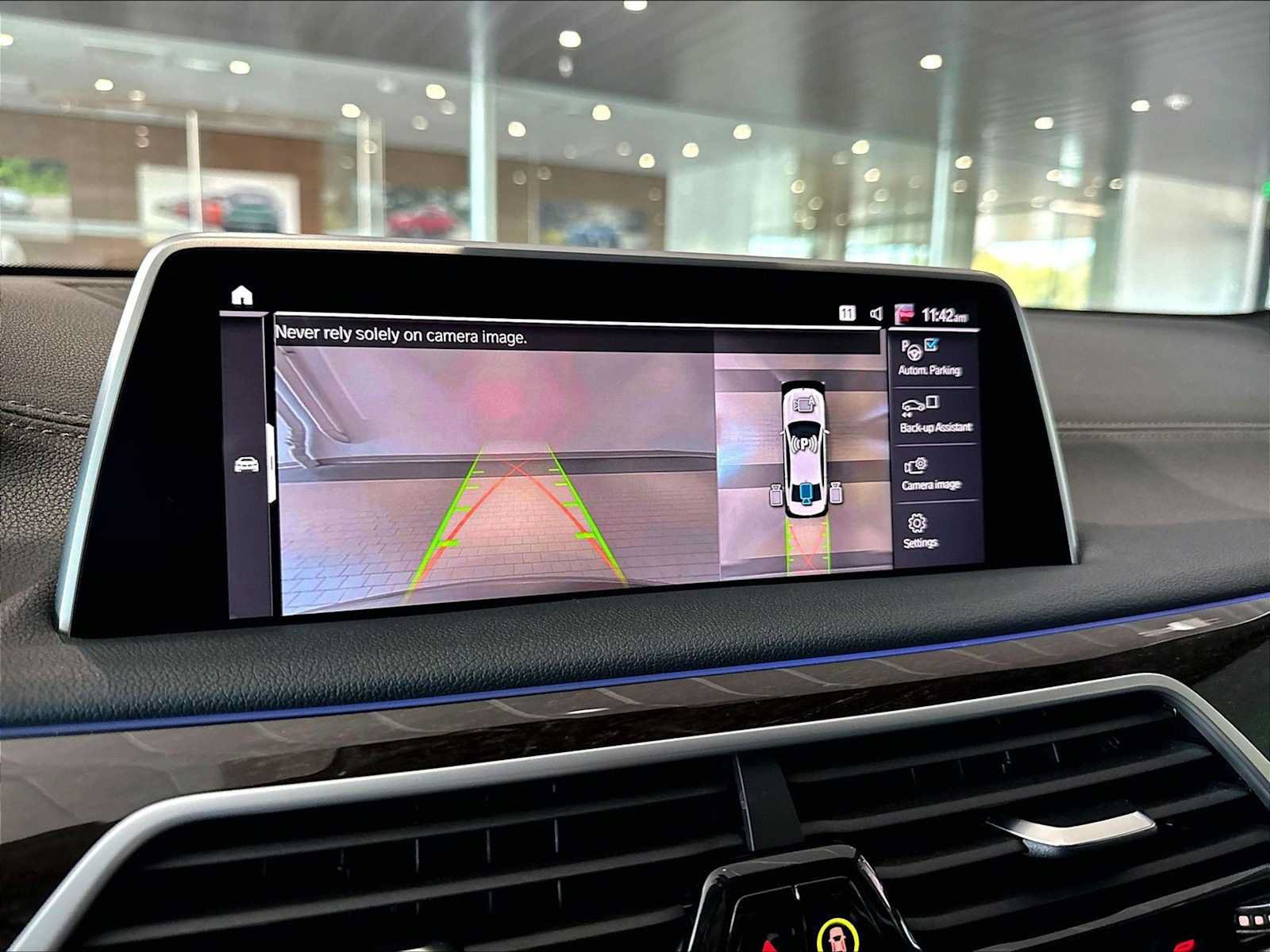Used 2022 BMW 745e xDrive w/ M Sport Package AWD/4WD image 28