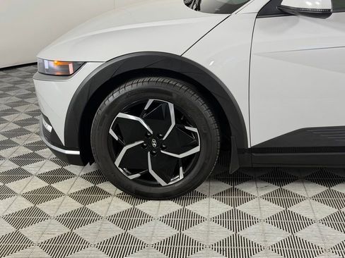 Used 2024 Hyundai Ioniq 5 SEL image 12