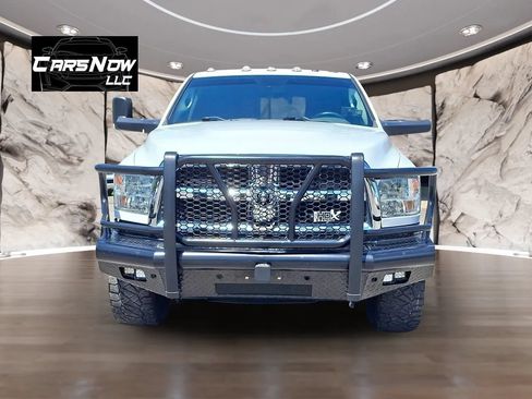 Used 2018 RAM 3500 SLT AWD/4WD image 2