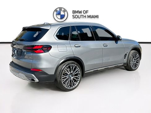 Certified 2024 BMW X5 sDrive40i w/ Parking Assistance Package image 7
