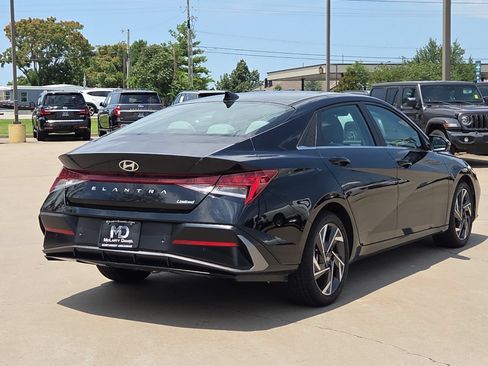 Used 2024 Hyundai Elantra Limited FWD image 5