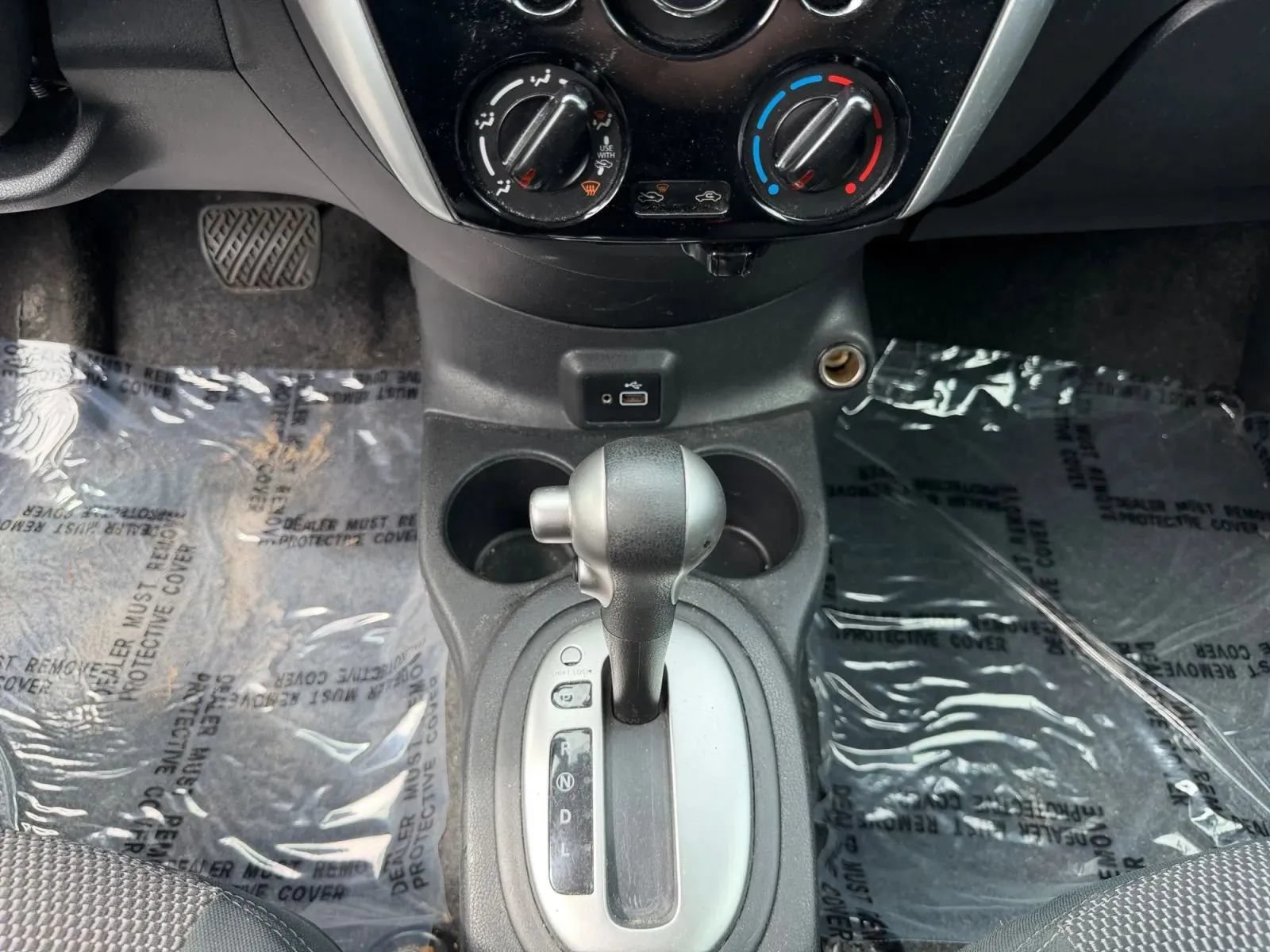Used 2019 Nissan Versa SV w/ SV Special Edition Package FWD image 12
