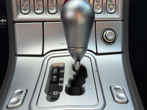 Used 2005 Chrysler Crossfire Limited RWD image 11