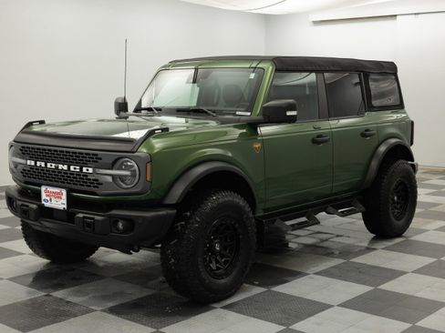 Used 2023 Ford Bronco Badlands image 6