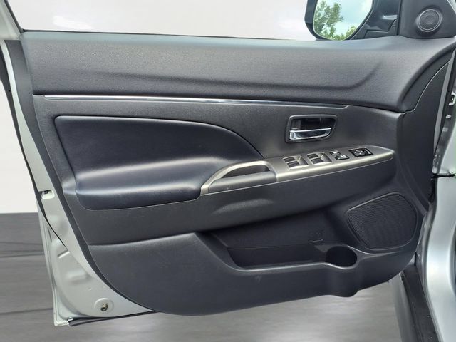 Used 2025 Mitsubishi Outlander Sport SE AWD/4WD image 16