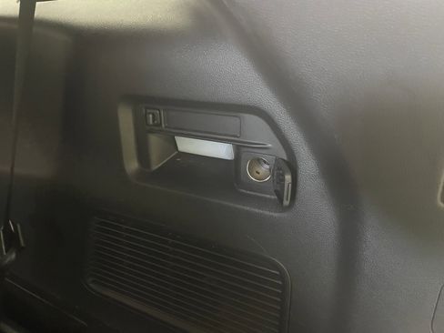 Used 2022 Ford Explorer XLT w/ Equipment Group 202A image 29