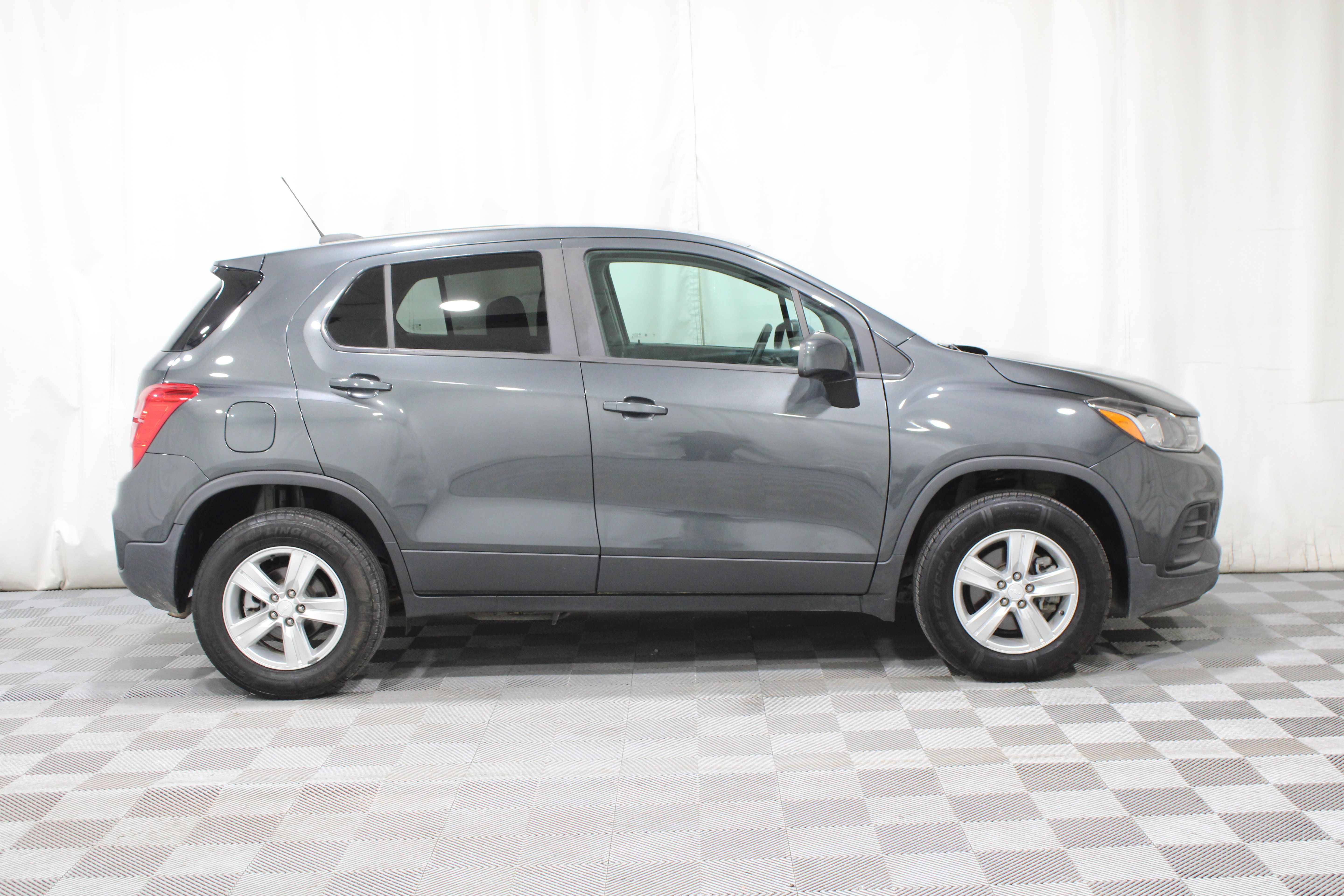 Used 2020 Chevrolet Trax LS w/ Tint and Cruise Package AWD/4WD image 28