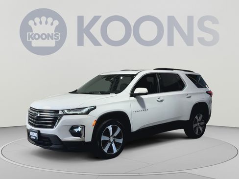 Used 2023 Chevrolet Traverse LT w/ LT Premium Package AWD/4WD image 5