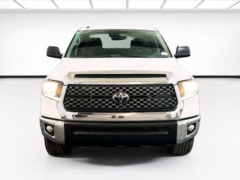 Used 2019 Toyota Tundra SR5 w/ SR5 Convenience Package RWD image 2
