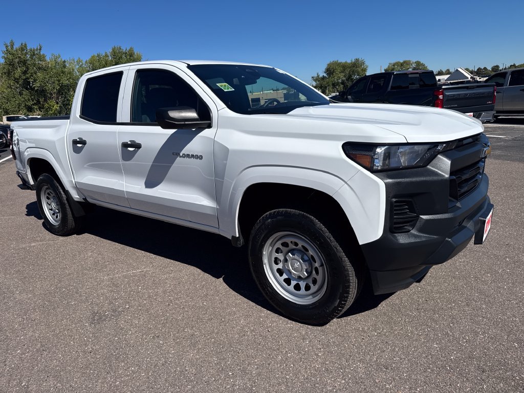 Used 2024 Chevrolet Colorado W/T w/ Advanced Trailering Package AWD/4WD image 7