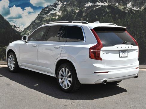 Used 2019 Volvo XC90 T5 Momentum image 9