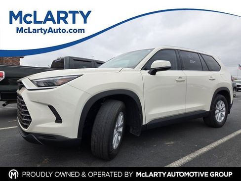 Used 2024 Toyota Grand Highlander XLE image 1