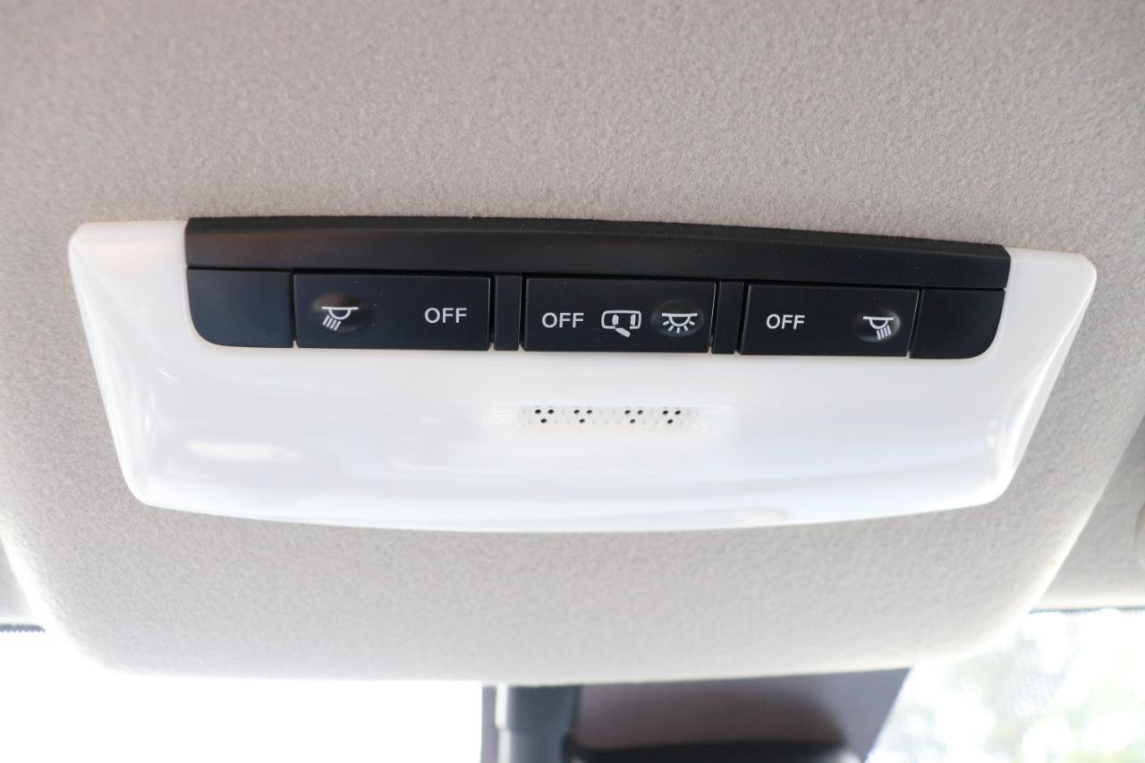 Used 2025 Nissan Versa SV w/ Trunk Package FWD image 37