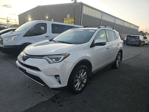 Used 2016 Toyota RAV4 Limited image 1