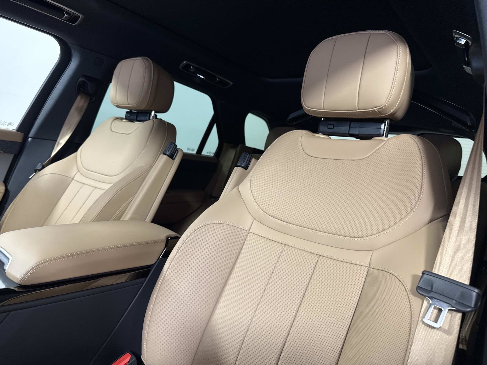 New 2027 Land Rover Range Rover Sport SE AWD/4WD image 21