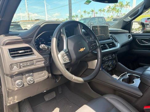 Used 2024 Chevrolet Suburban LT RWD image 14