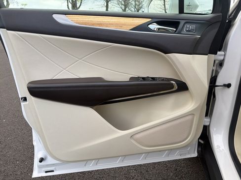 Used 2015 Lincoln MKC AWD w/ Equipment Group 101A Select image 11