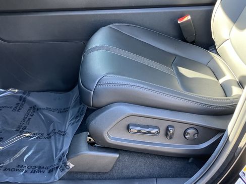 Certified 2025 Honda Pilot EX-L image 17