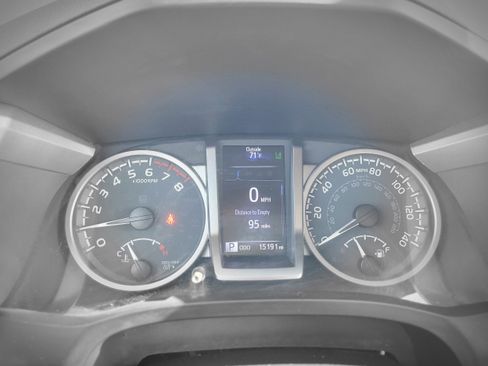 Used 2020 Toyota Tacoma SR5 image 13