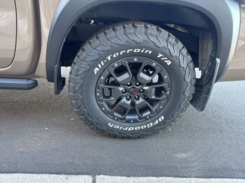 Used 2022 Nissan Frontier PRO-4X w/ Pro-4X Premium Package image 12