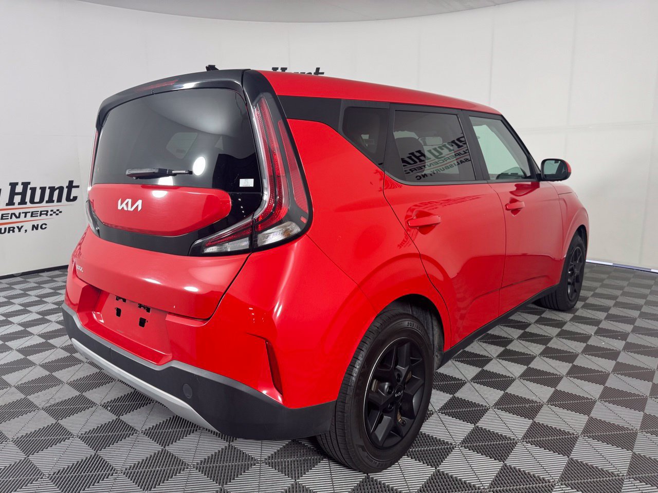 Used 2023 Kia Soul LX w/ Option Group 015 FWD image 7