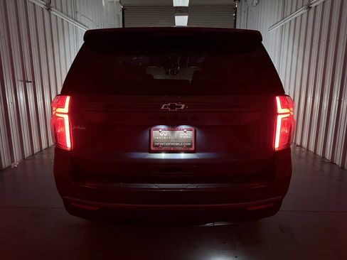 Used 2022 Chevrolet Tahoe Z71 w/ Luxury Package AWD/4WD image 9