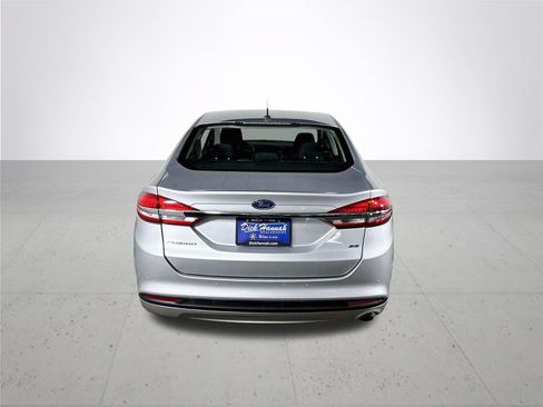 Used 2017 Ford Fusion SE FWD image 7