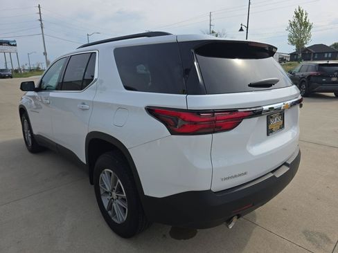 Used 2023 Chevrolet Traverse LT FWD image 3