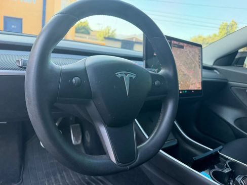Used 2020 Tesla Model 3 Standard Range Plus RWD image 11