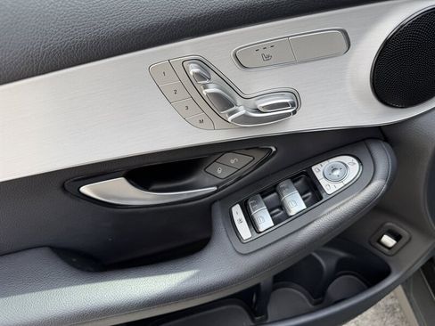 Used 2022 Mercedes-Benz GLC 300 image 16