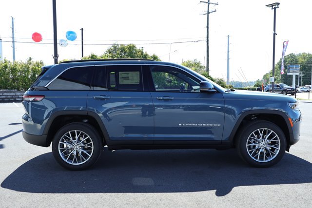 New 2027 Jeep Grand Cherokee Limited RWD image 4