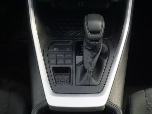 Used 2025 Toyota RAV4 XLE AWD/4WD image 27