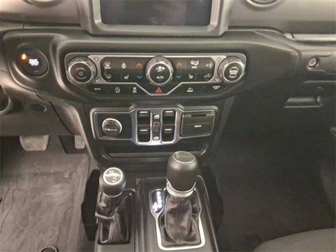Used 2023 Jeep Gladiator Willys image 21