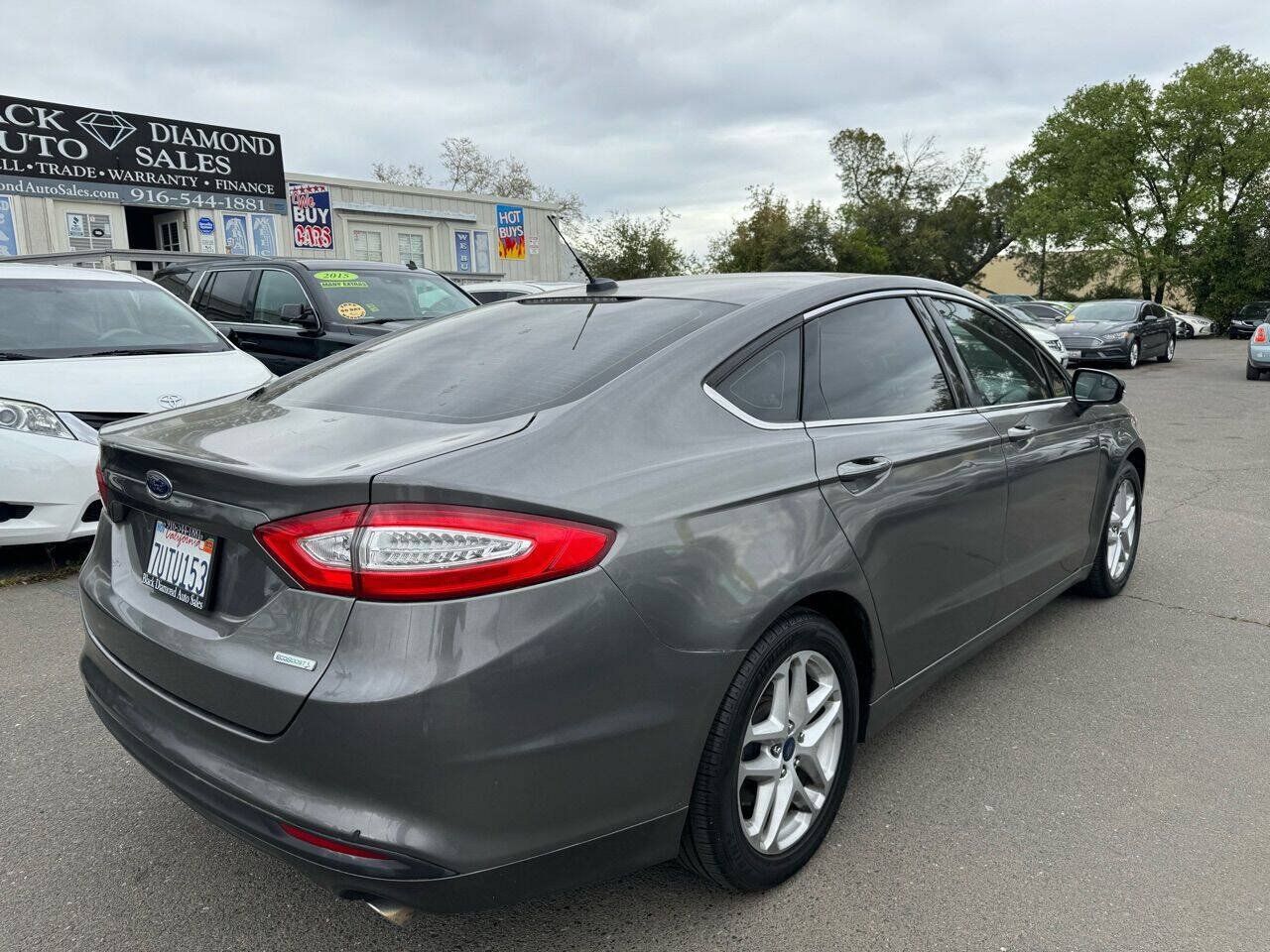 Used 2014 Ford Fusion SE w/ Equipment Group 202A FWD image 9