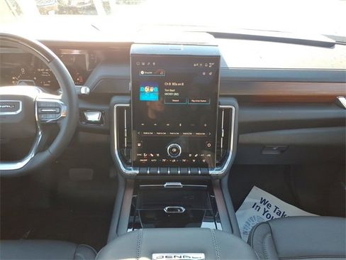 Used 2026 GMC Yukon Denali w/ Denali Reserve Package image 13