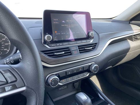 Used 2023 Nissan Altima 2.5 SV FWD image 23