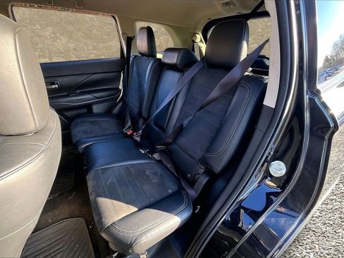 Used 2019 Mitsubishi Outlander SE image 23