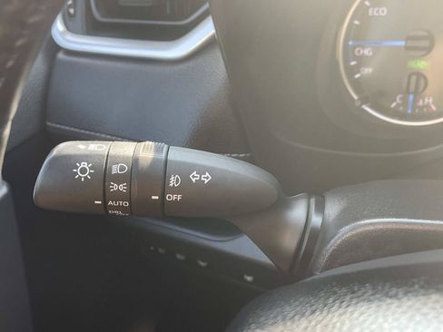 Used 2021 Toyota RAV4 XLE w/ XLE Grade Weather Package AWD/4WD image 29